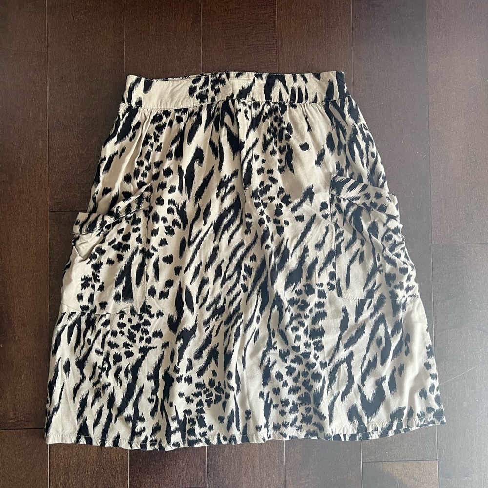 Forever 21 Black and Cream Animal Print A-Line Skirt